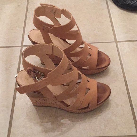 Guess HANNELE CORK WEDGES Shoes Beige 6.5 | Mercari Guess HANNELE CORK WEDGES Shoes Beige  6.5